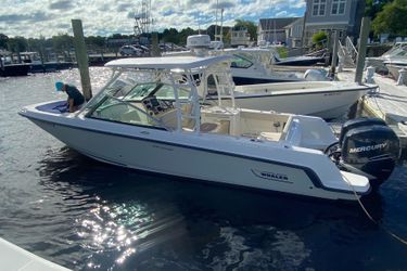 27' Boston Whaler 2016 Yacht For Sale
